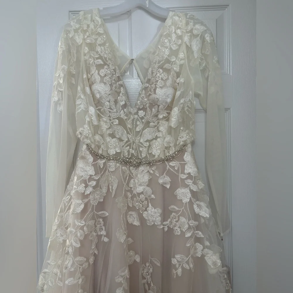 Ivory Wedding Dress by Galina Signature - Picture 6 of 17